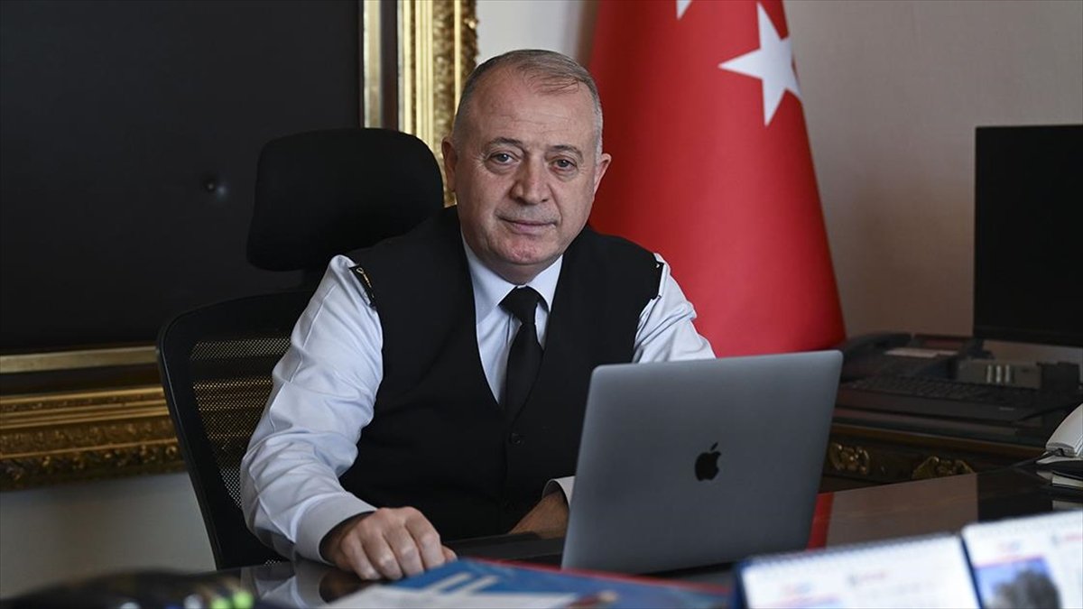 İstanbul Jandarma Komutanı Tümgeneral Topcu'nun “Yılın Fotoğrafları” oylamasındaki tercihi “Havadan müdahale”
