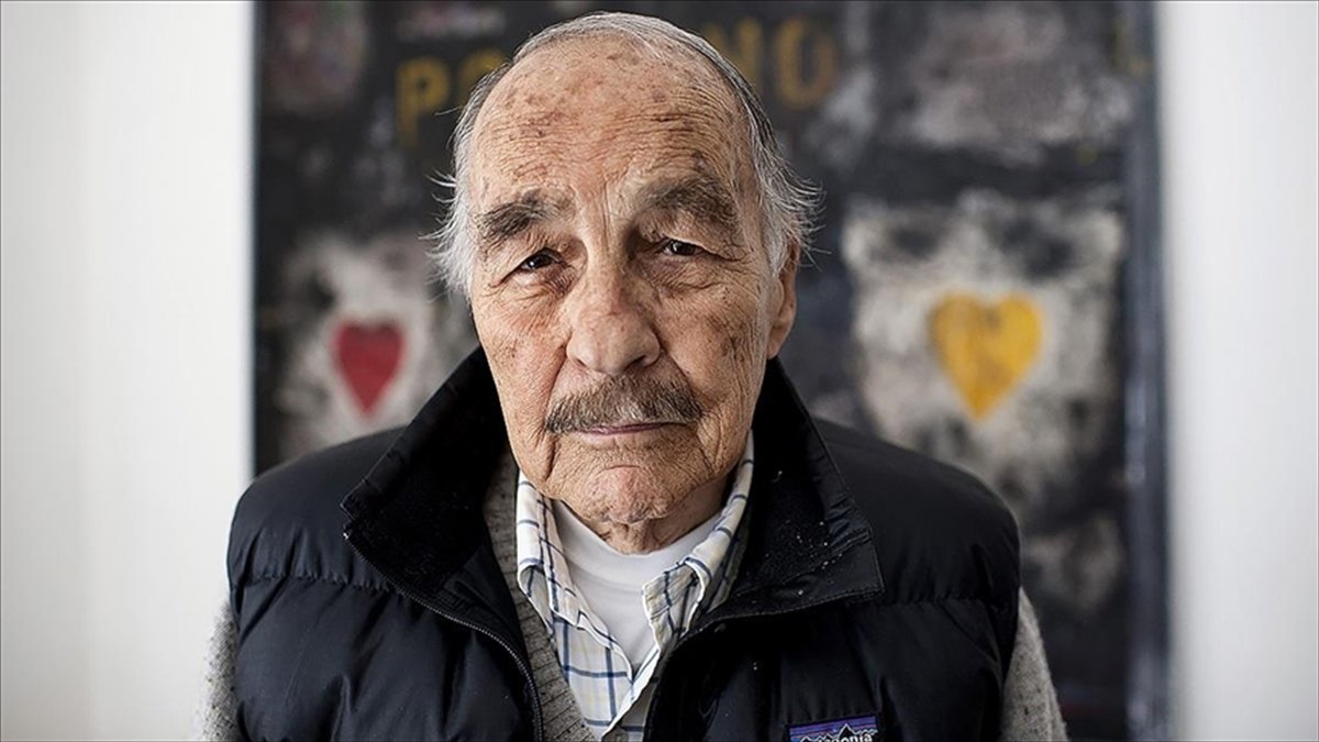 Duvarları sanat eserine dönüştüren ressam Burhan Doğançay