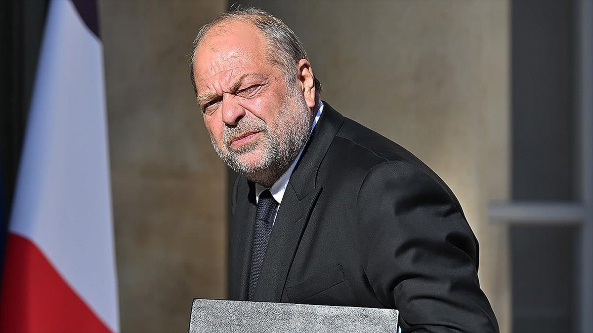 Fransa Adalet Bakanı'ndan Müslümanlara yönelik “ayrımcı” ifadeleri nedeniyle Fransız yazara tepki