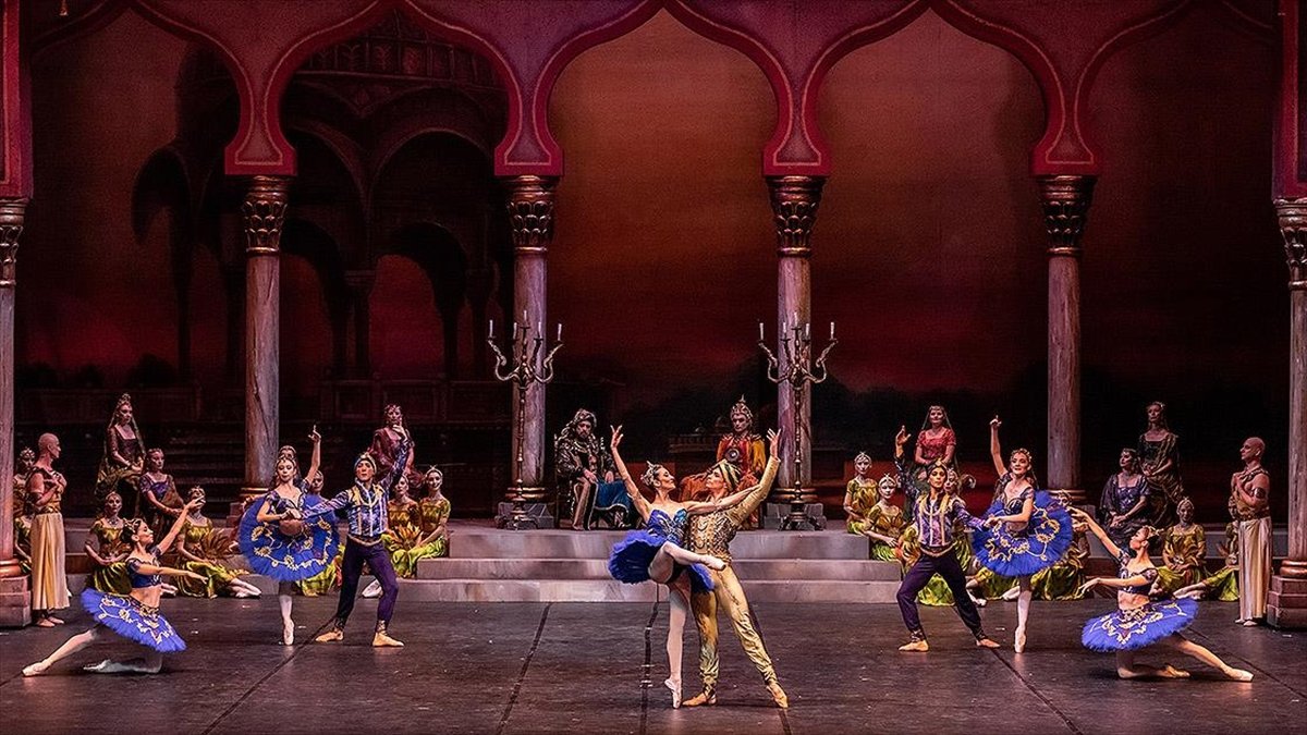 “La Bayadere” balesinin prömiyeri AKM'de yapıldı