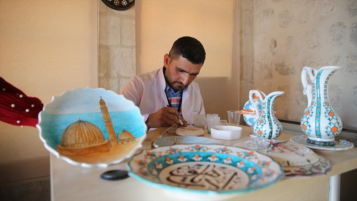 Mardin ve Şırnak'a özgü geleneksel motifler çini sanatıyla buluştu
