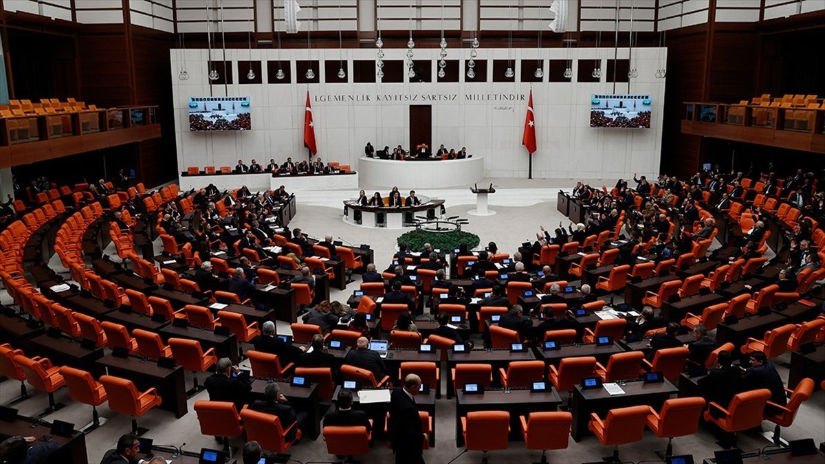 Meclis, ticarete ilişkin düzenlemeler içeren “torba” kanun teklifini yasalaştırmak için mesai yapacak