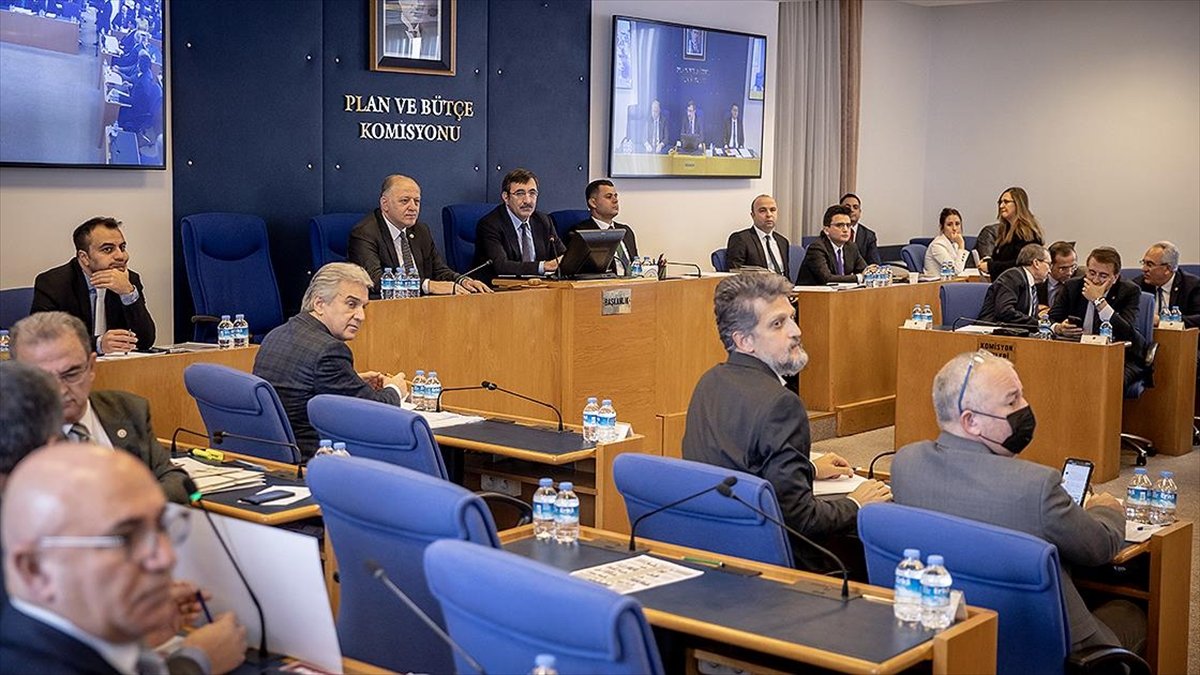 Memur ve emekli maaş artışlarına ilişkin kanun teklifi TBMM Plan ve Bütçe Komisyonunda
