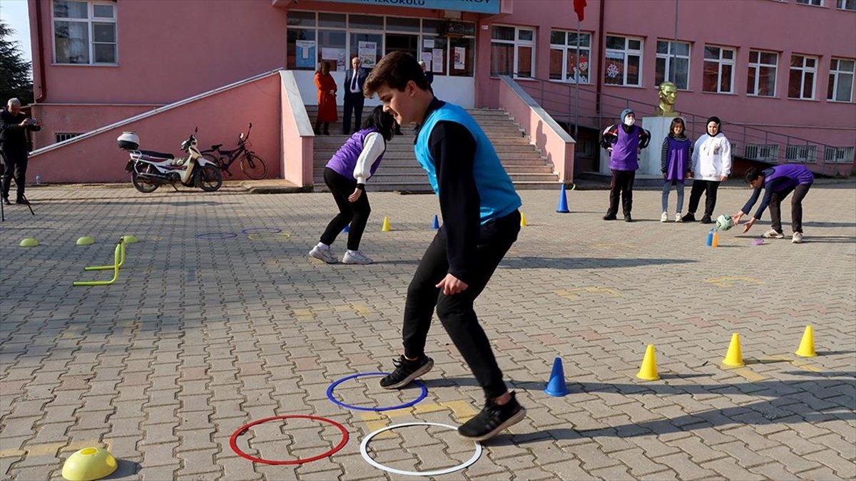 Öğrenciler “Matvivor” parkurunda matematiği eğlenirken öğreniyor