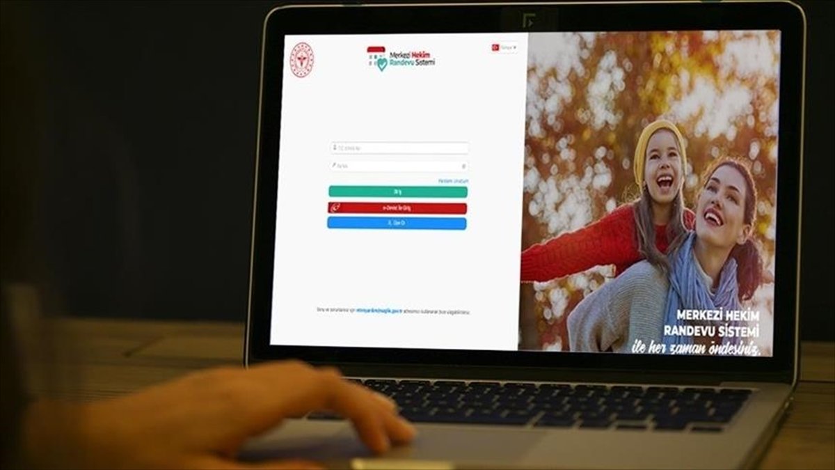 Sağlık Bakanı Koca'dan “MHRS randevuları” ile ilgili paylaşım