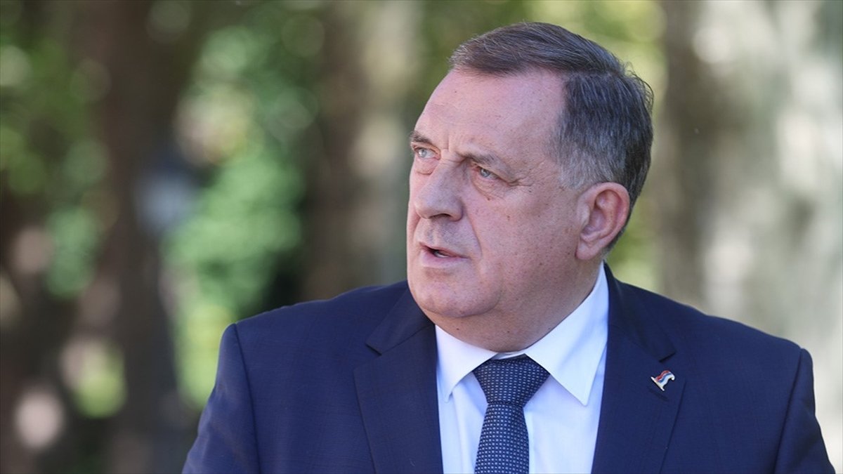 Sırp lider Dodik, Putin'e “Sırp Cumhuriyeti Nişanı” verme kararını savundu