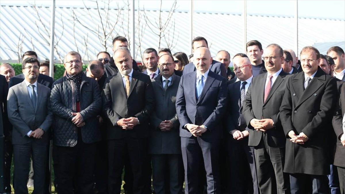 Ulaştırma ve Altyapı Bakanı Karaismailoğlu, Bursa'da hızlı tren ve metro hattını inceledi