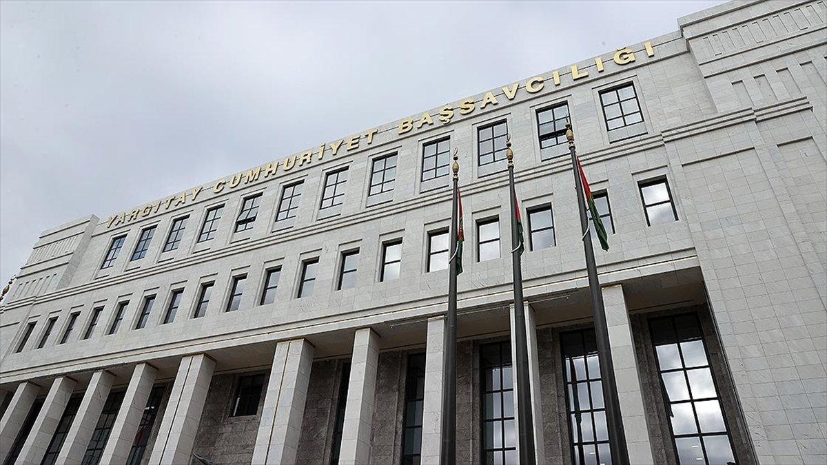 Yargıtay Cumhuriyet Başsavcılığının kayıtlarına göre Türkiye'de 122 siyasi parti bulunuyor