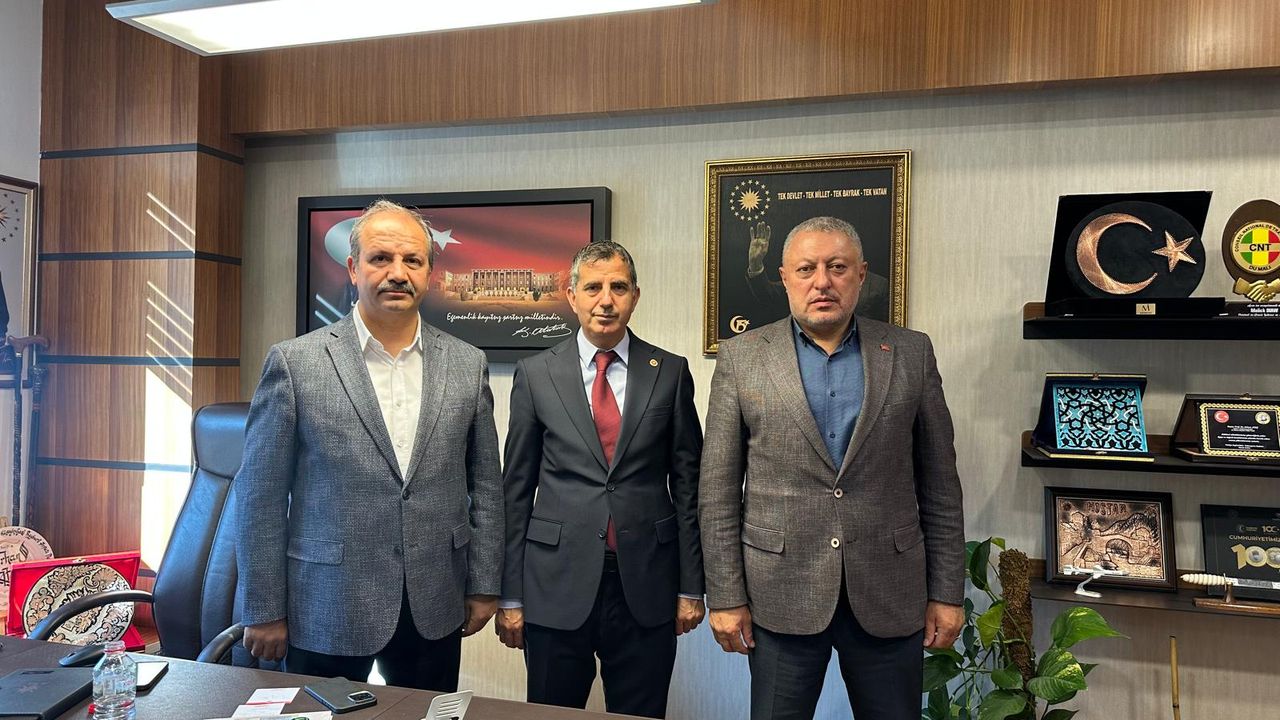 Sağlık-Sen'in Meclis mesaisi devam ediyor: Gündem sağlık profesyonellerinin talepleri
