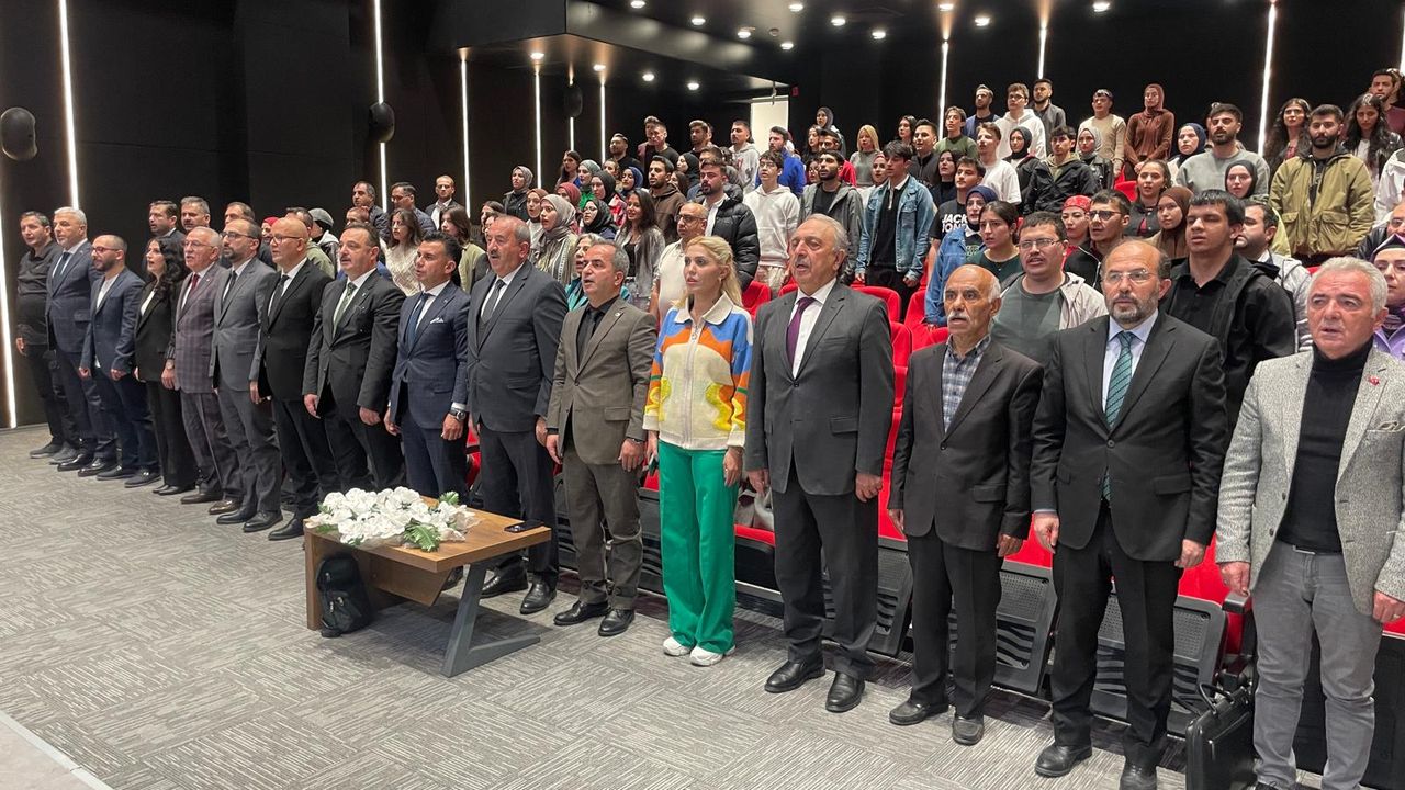 Erzurum’da Yeni Medya Çağı konuşuldu