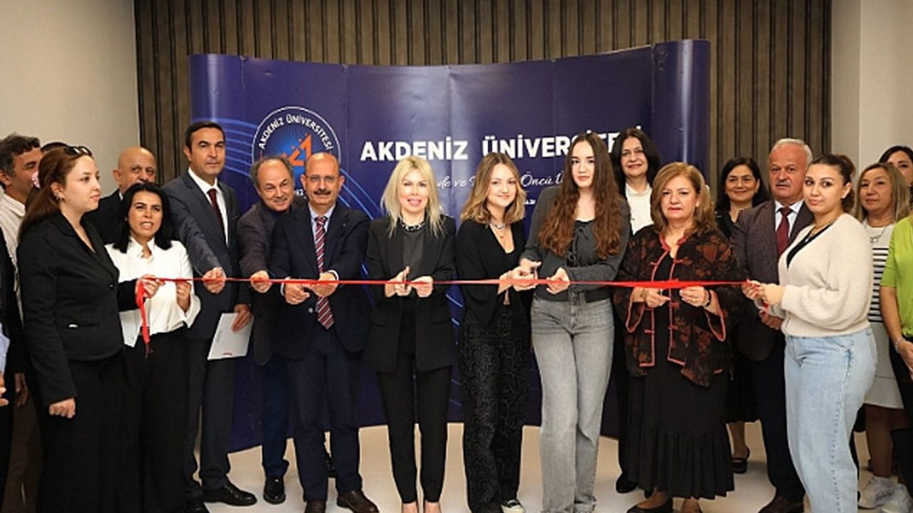 Akdeniz Üniversitesi kütüphanesi yüzde 30 büyüdü: 12 bin kişilik dev kapasite