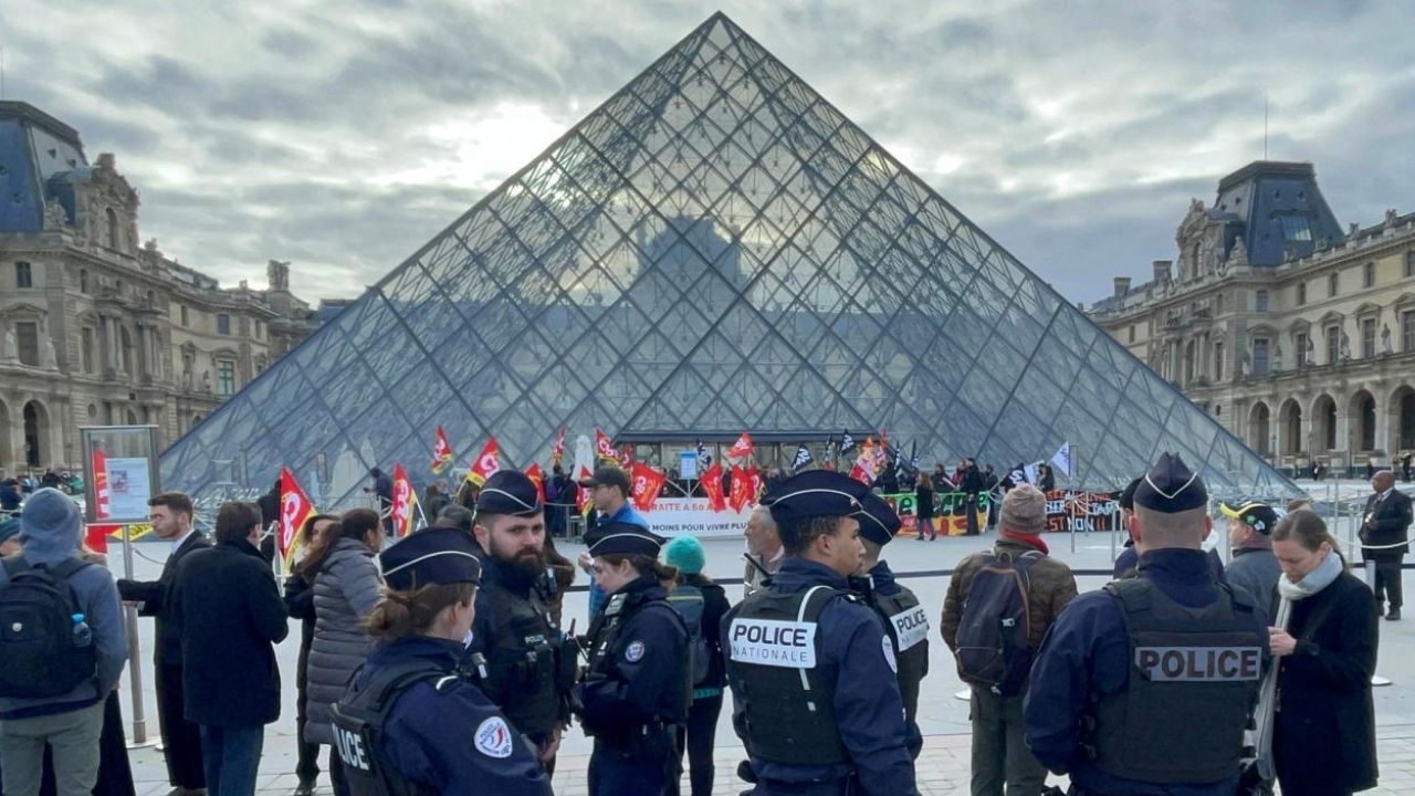 Louvre soygunu zanlısı sosyal medya fenomeni ve eski güvenlik görevlisi çıktı