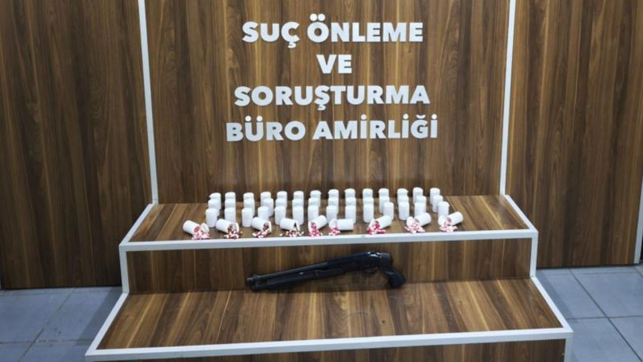 İzmir’de bir evde 2 bin 550 uyuşturucu hap ele geçirildi