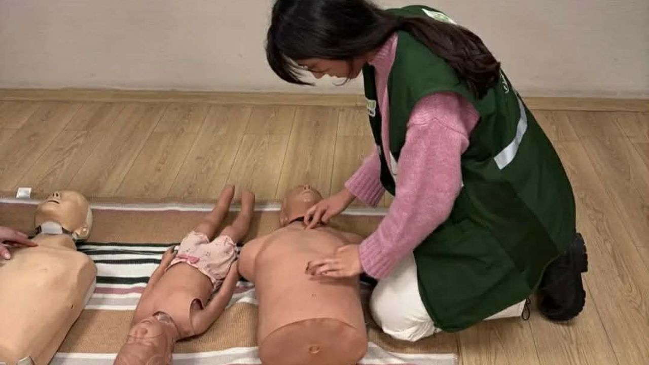 Yeşilay Kars gönüllülerinden ilk yardım eğitimi
