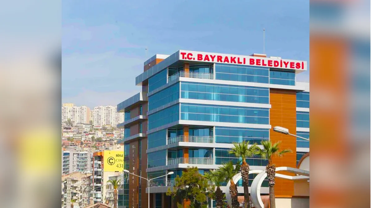 İzmir Bayraklı Belediyesi’ne operasyon: 45 gözaltı