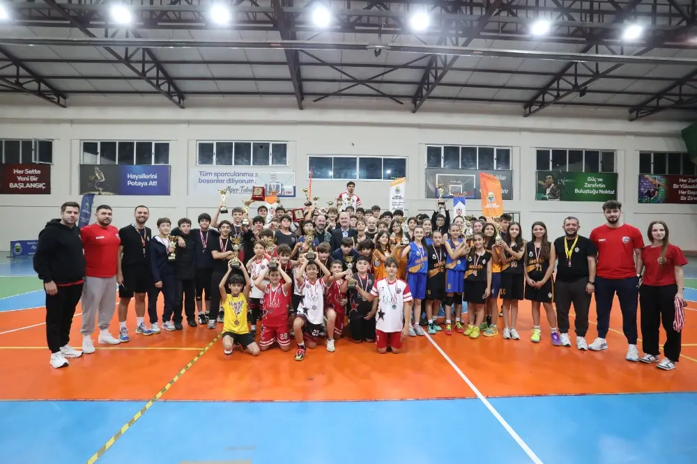 İnegöl Belediyesi’nden gençlere basketbol heyecanı