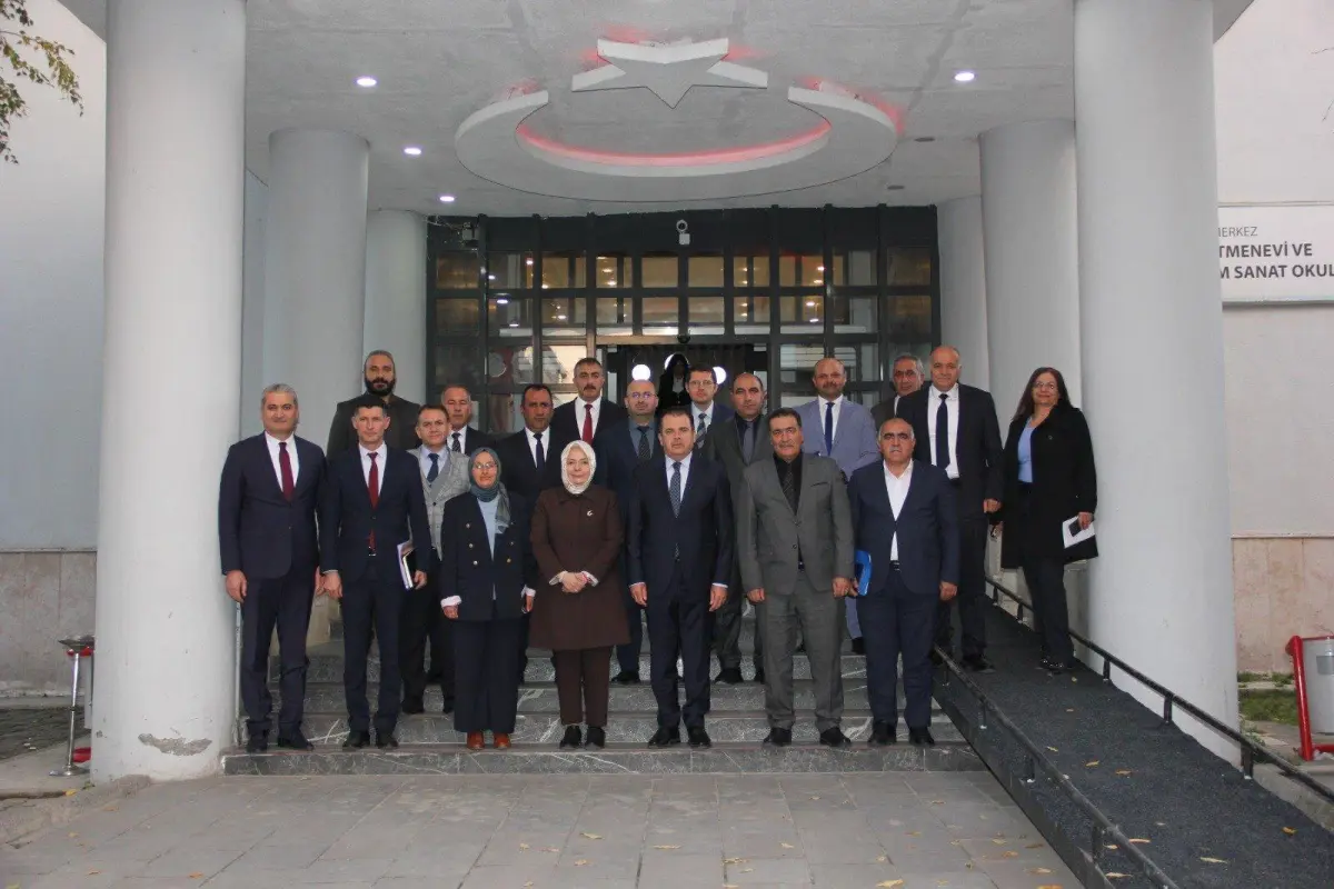 Milli Eğitim Bakan Yardımcısı Celile Eren Ökten Başkanlığında Kars’ta eğitim toplantısı düzenlendi