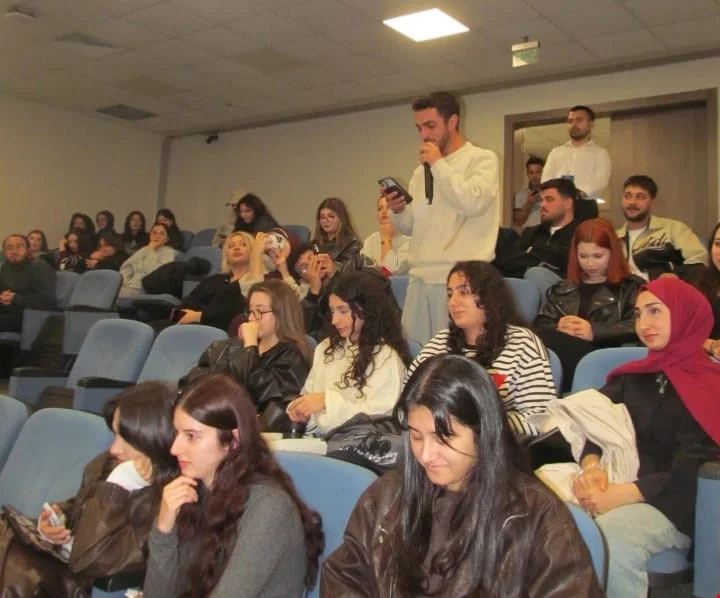 Akçakoca'da yerel yönetimler öğrencilerle ele alındı