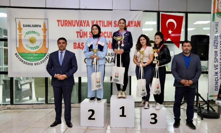 Şanlıurfa Büyükşehir Belediyesi Cumhuriyet coşkusunu kortlara taşıdı