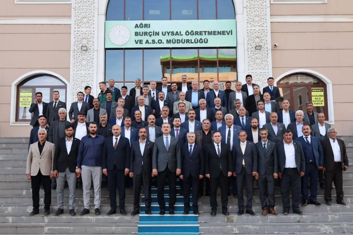 Vali Dr. Önder Bozkurt’tan Muhtarlar Günü buluşması
